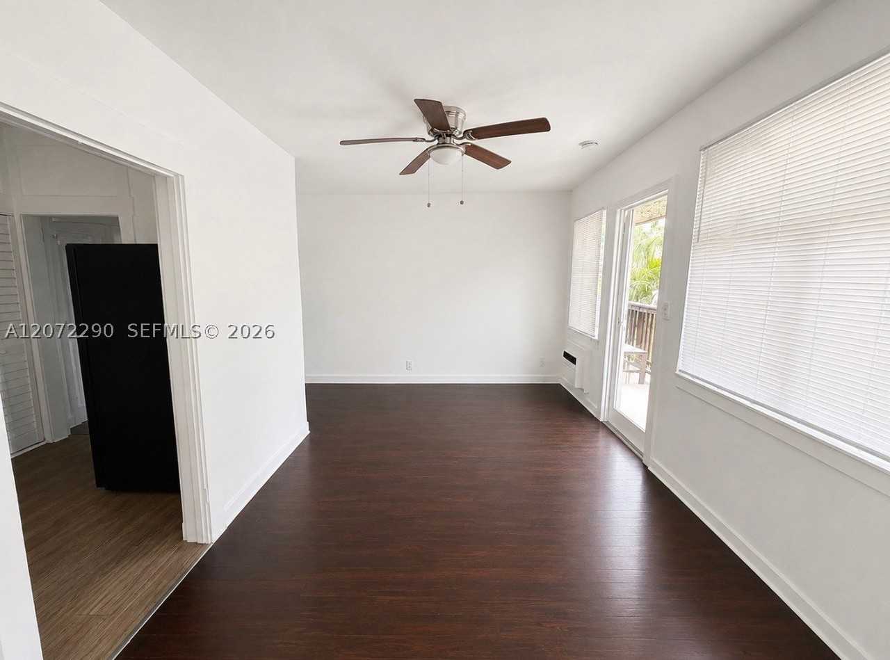 955 Buchanan St #3 - Photo 5 of 10