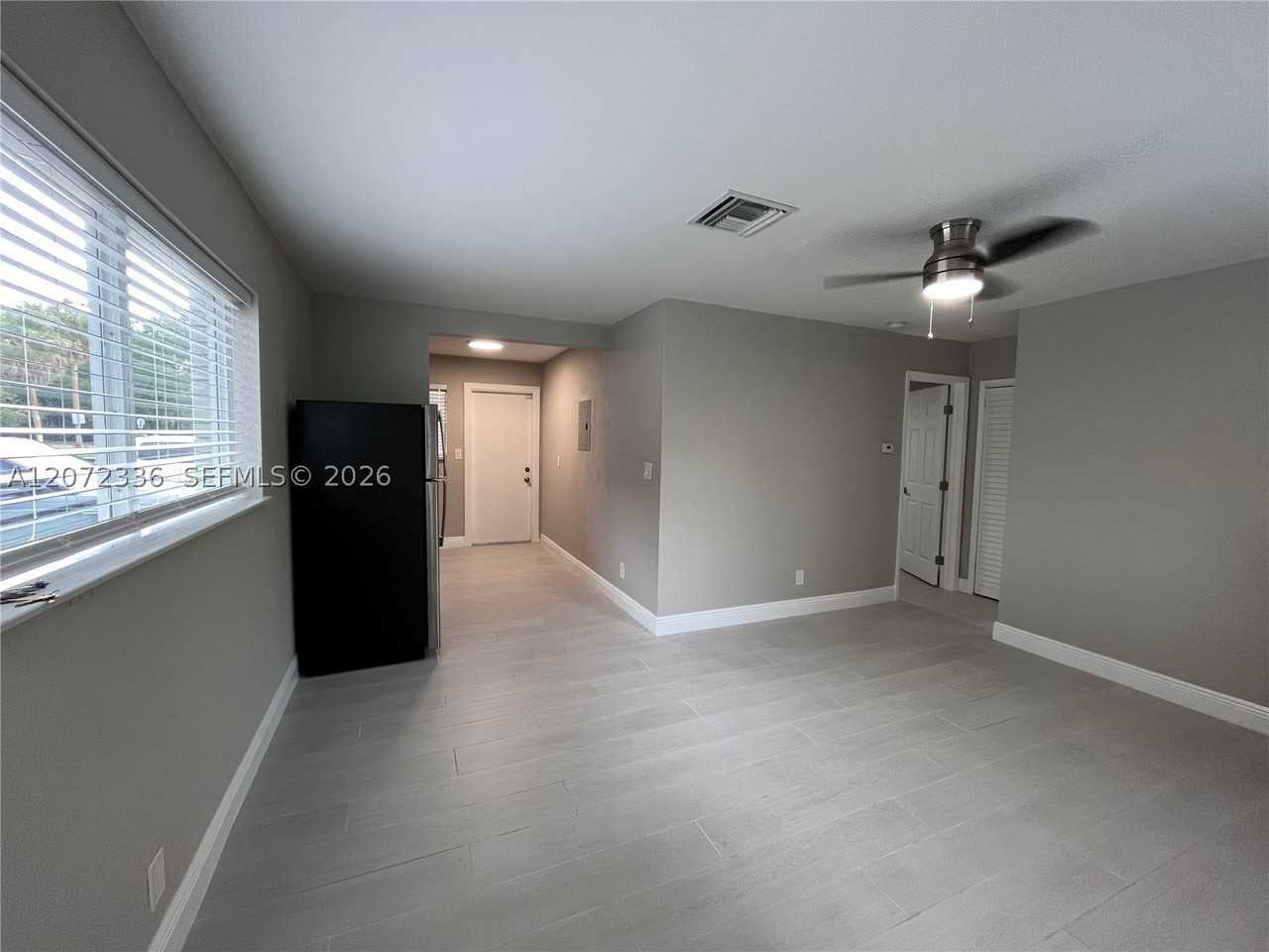 1015 W Las Olas Blvd #1 - Photo 7 of 17