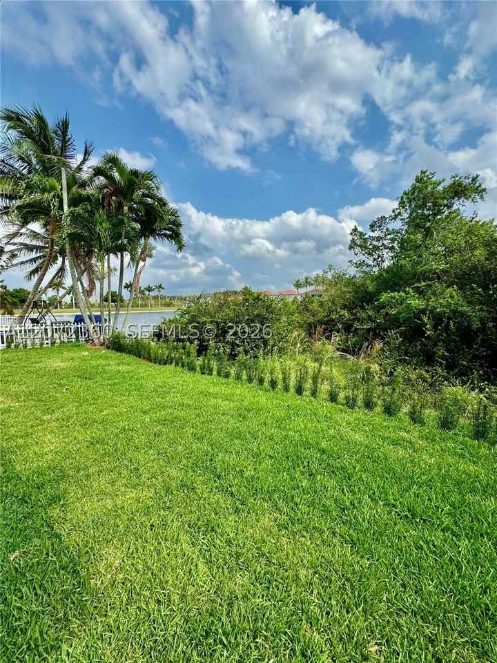 14974 Sw 18th Ter - Photo 4 of 18