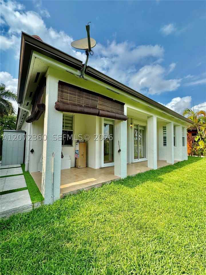 14974 Sw 18th Ter - Photo 5 of 18