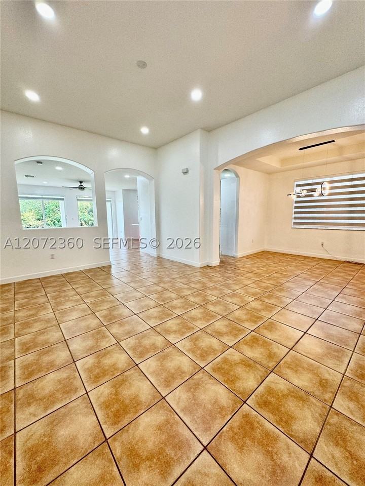 14974 Sw 18th Ter - Photo 7 of 18