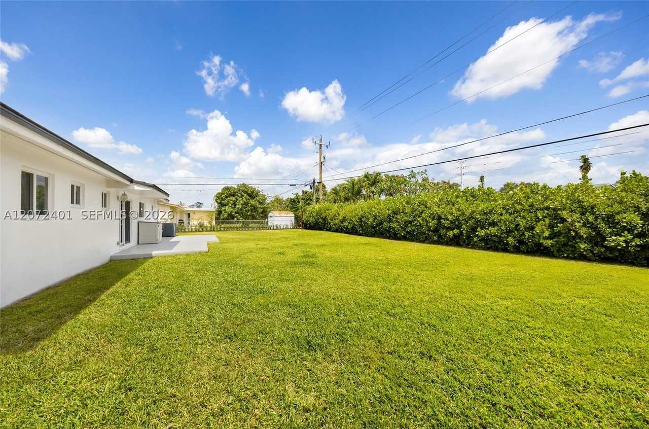 8801 Sw 17th St - Photo 5 of 35