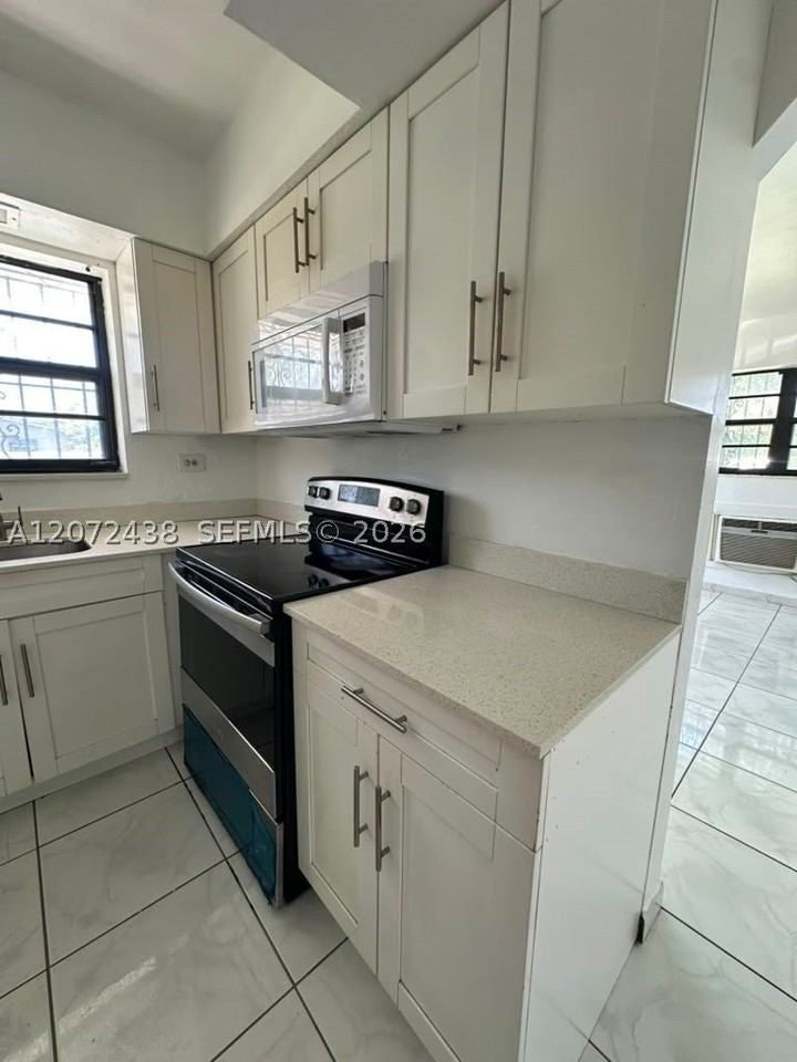 505 Ne 142nd St #A - Photo 7 of 17