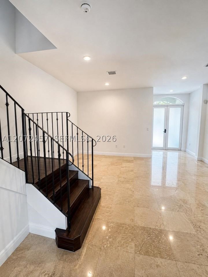 2286 Sw 16th Ct #2286 - Photo 4 of 8
