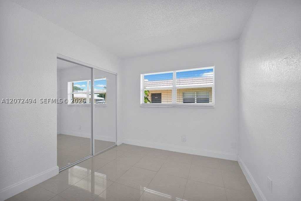 622 Kathy Ct - Photo 4 of 45