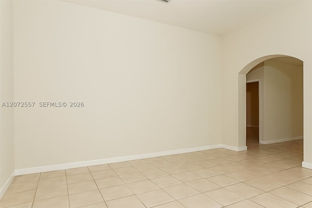 1246 Sw 146th Ct - Photo 4 of 15