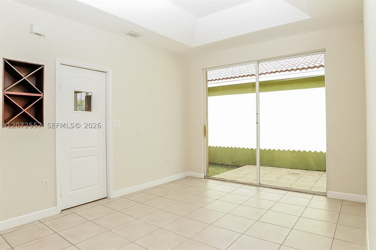 1246 Sw 146th Ct - Photo 5 of 15
