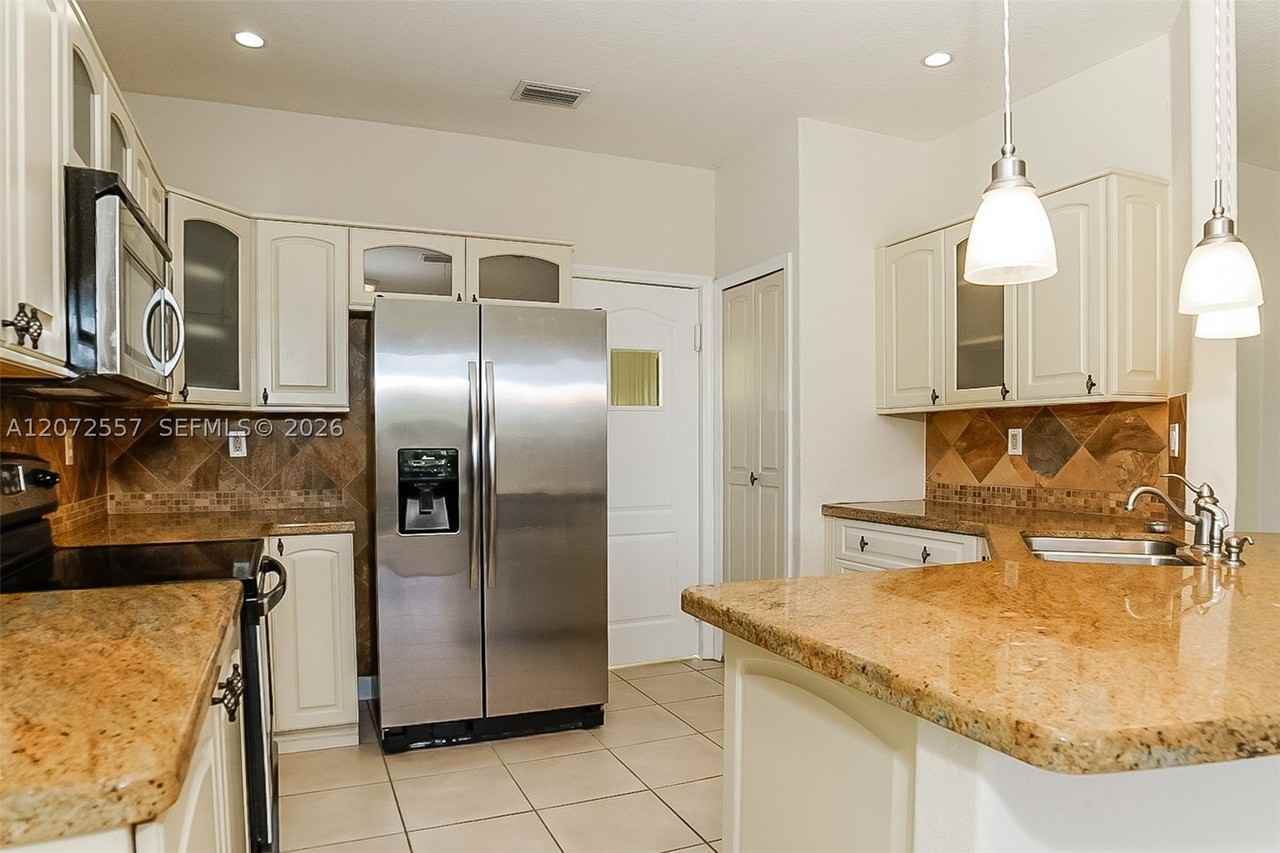 1246 Sw 146th Ct - Photo 7 of 15
