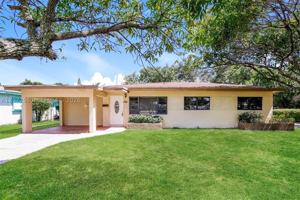 featured image of 1761 Ne 170th St