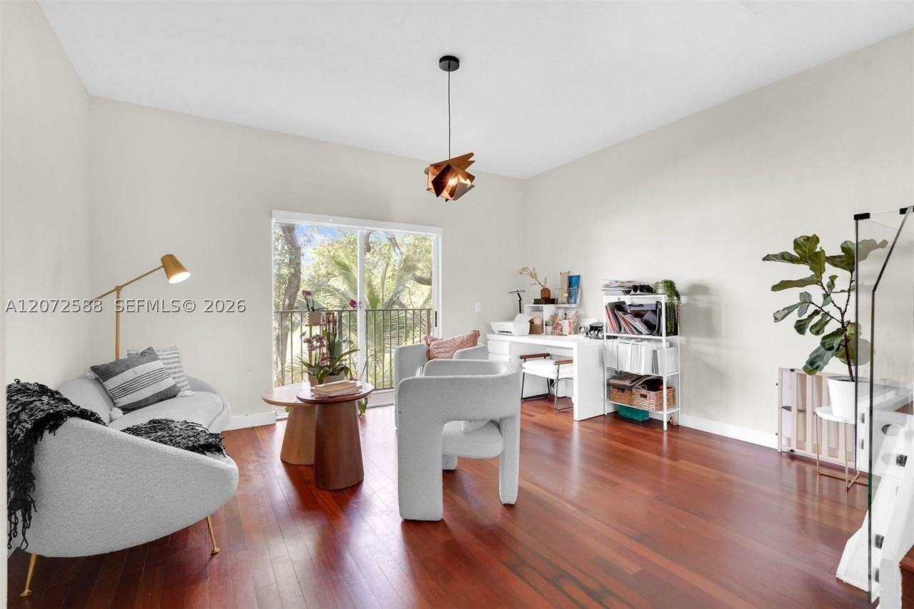 738 Ne 90th St #207 - Photo 2 of 33