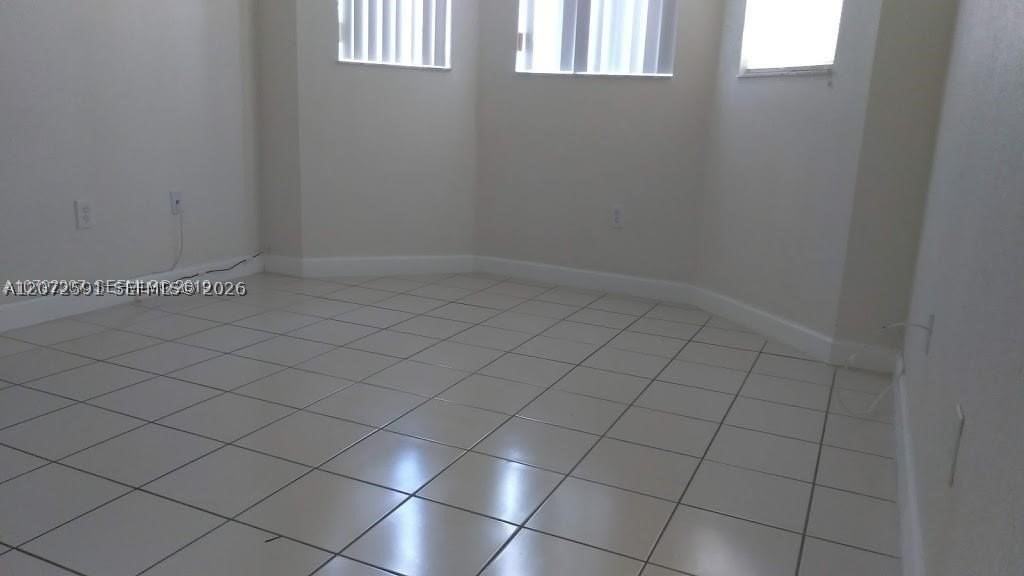 1536 Se 26th St #202 - Photo 6 of 11