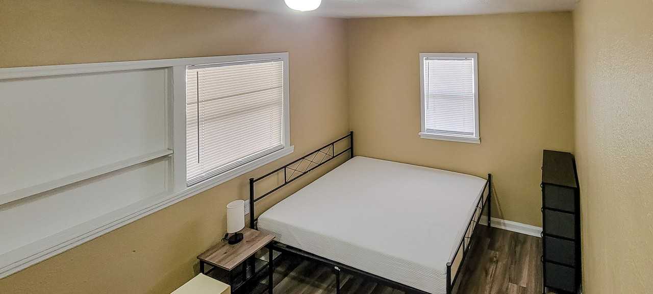 Concord Cir - Photo 4 of 9