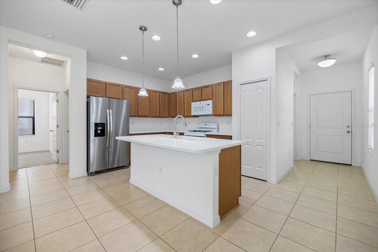 229 Livorno Way - Photo 4 of 33