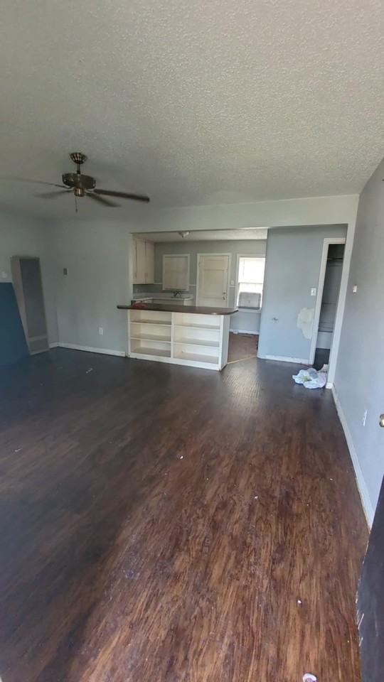 402 N B St #1 - Photo 2 of 6