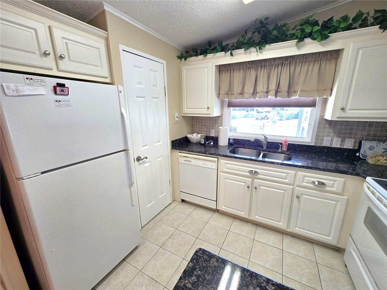 8503 Princess Ct - Photo 5 of 22