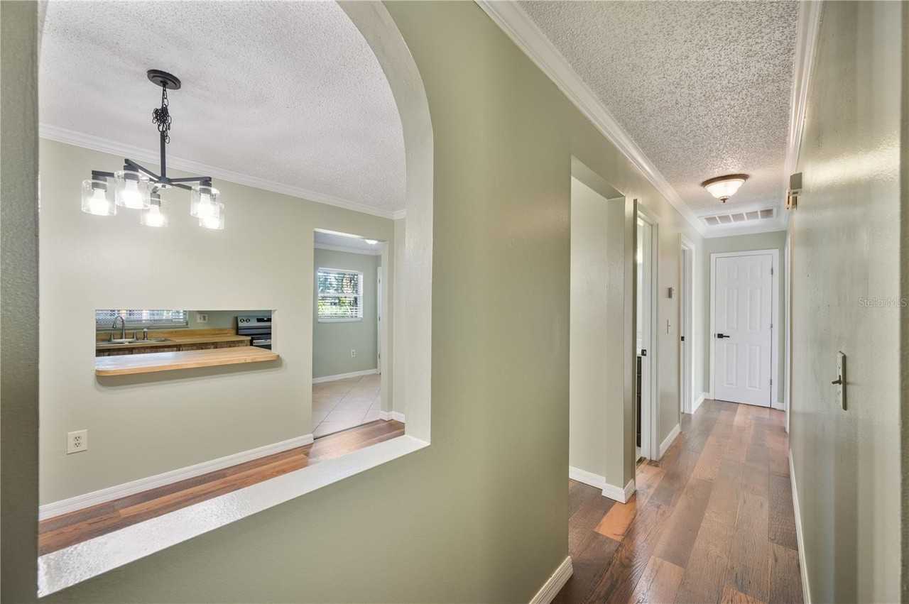 1895 W Oakwood Loop - Photo 5 of 37