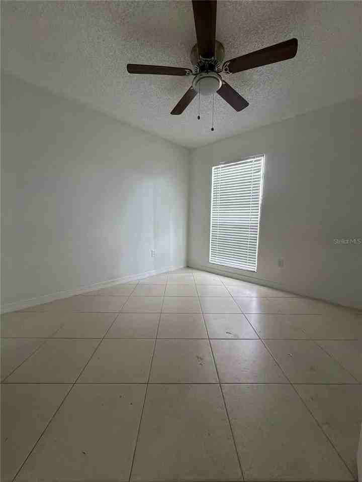 13855 Glasser Ave - Photo 4 of 12
