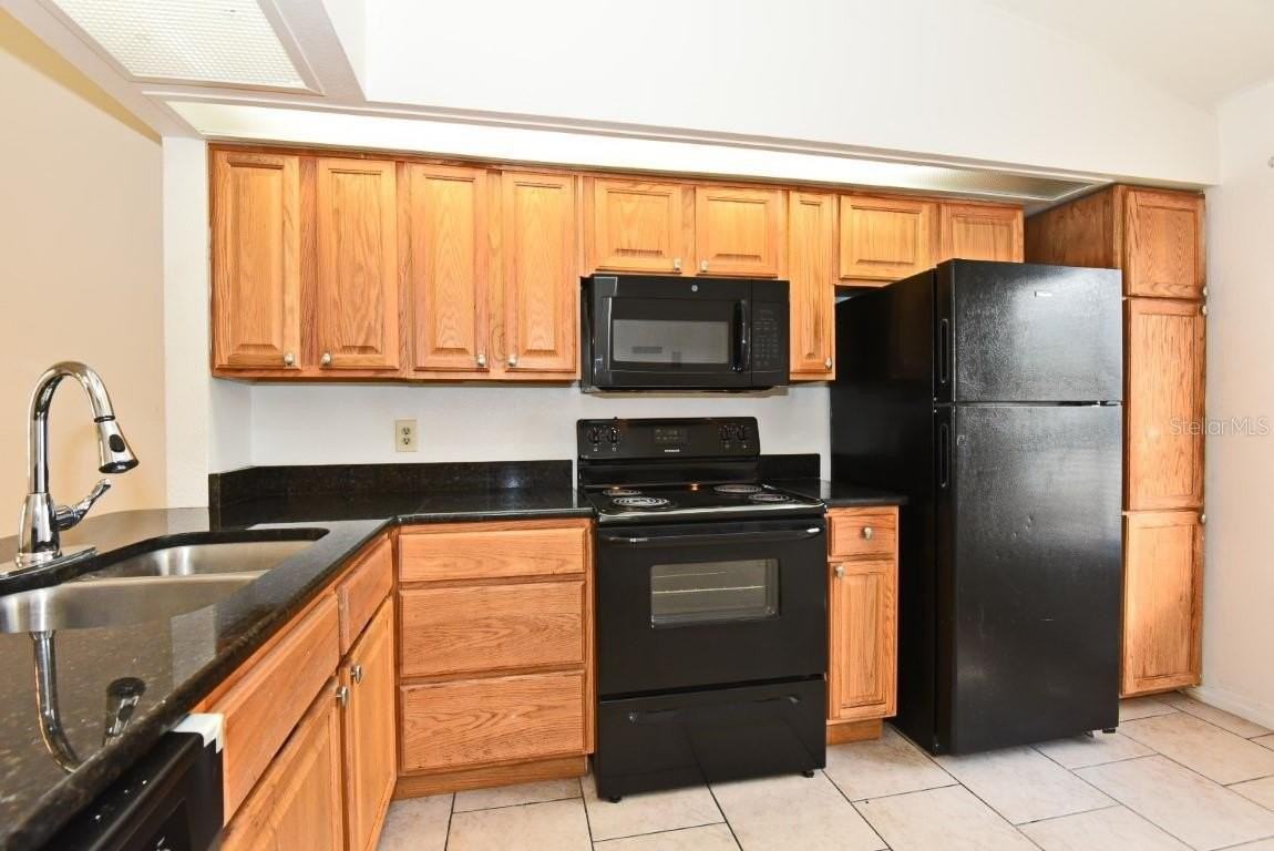 2809 Waxy Willow Ln - Photo 4 of 11