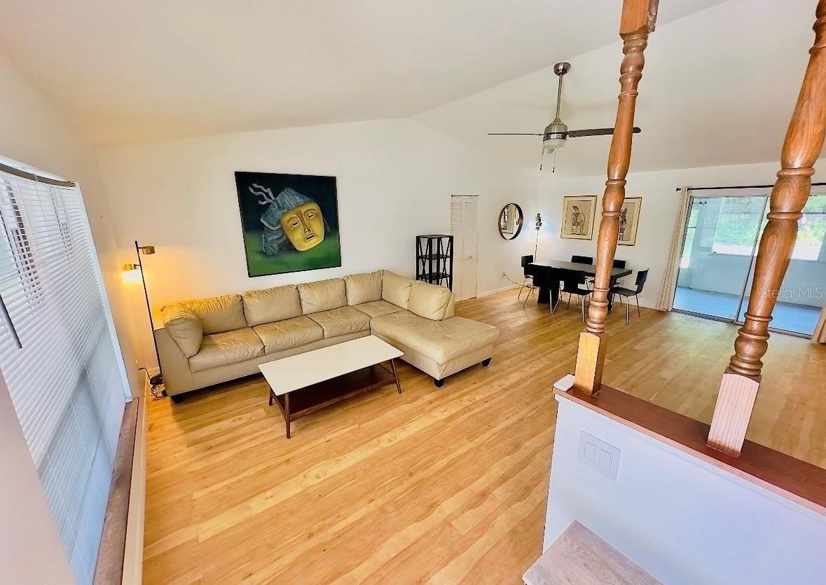 104 Hartwood St - Photo 3 of 43