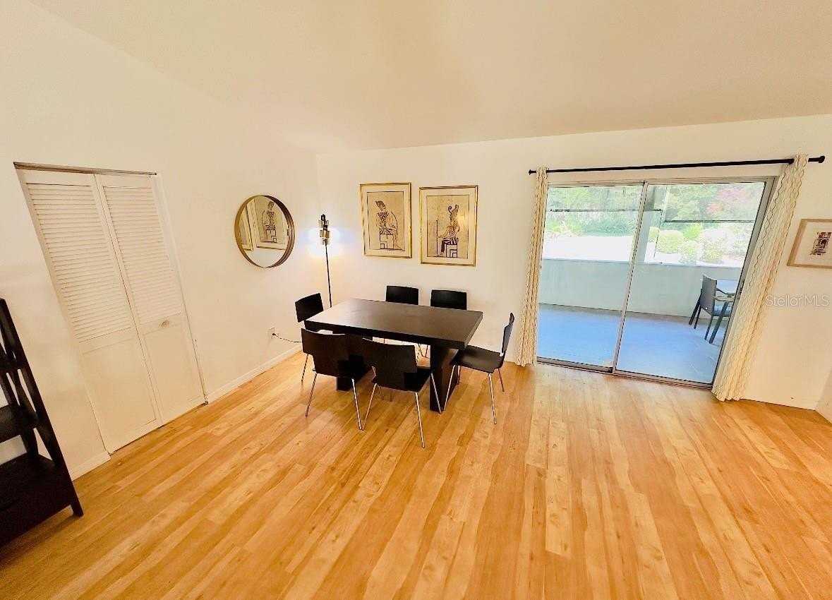 104 Hartwood St - Photo 5 of 43