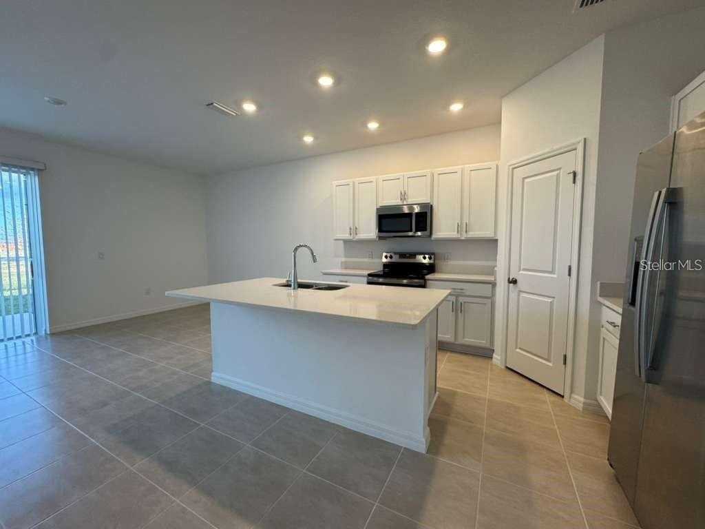 7629 Waterscape Dr - Photo 5 of 22
