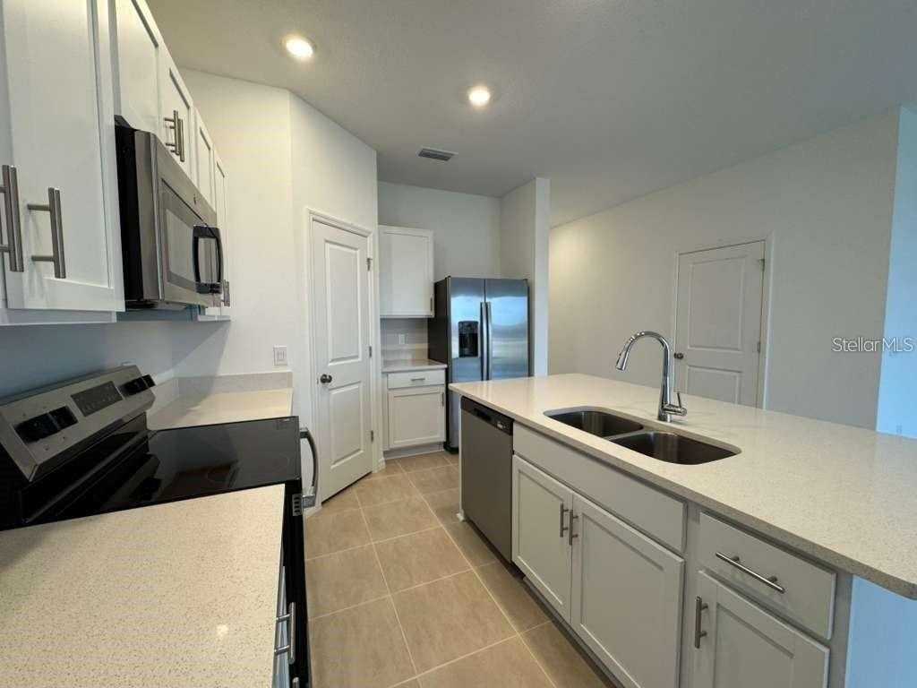 7629 Waterscape Dr - Photo 7 of 22