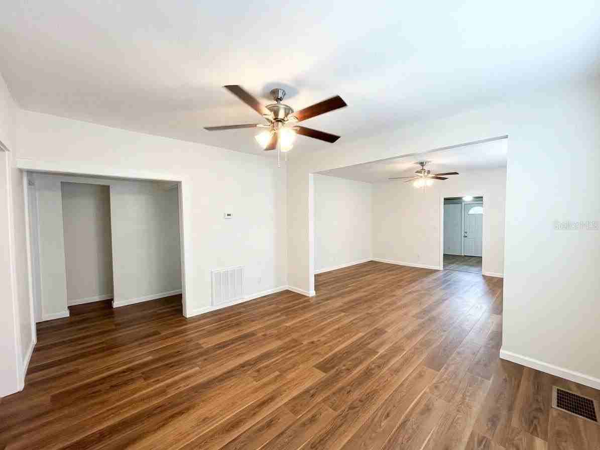 320 W Bullard Ave - Photo 5 of 23