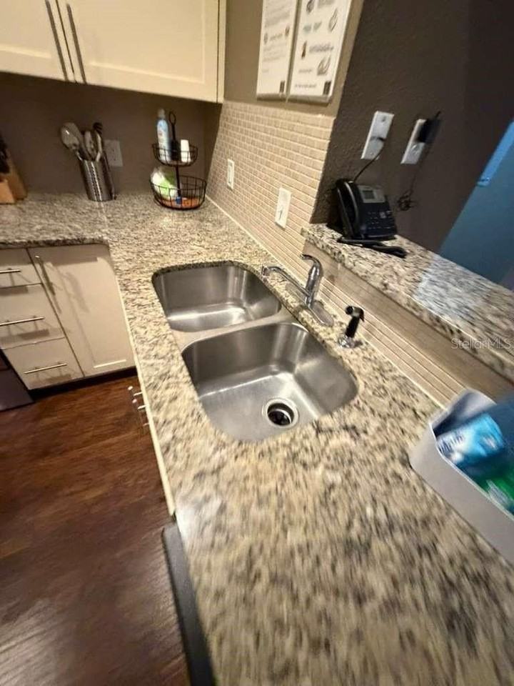 3200 Gold Ln - Photo 5 of 22