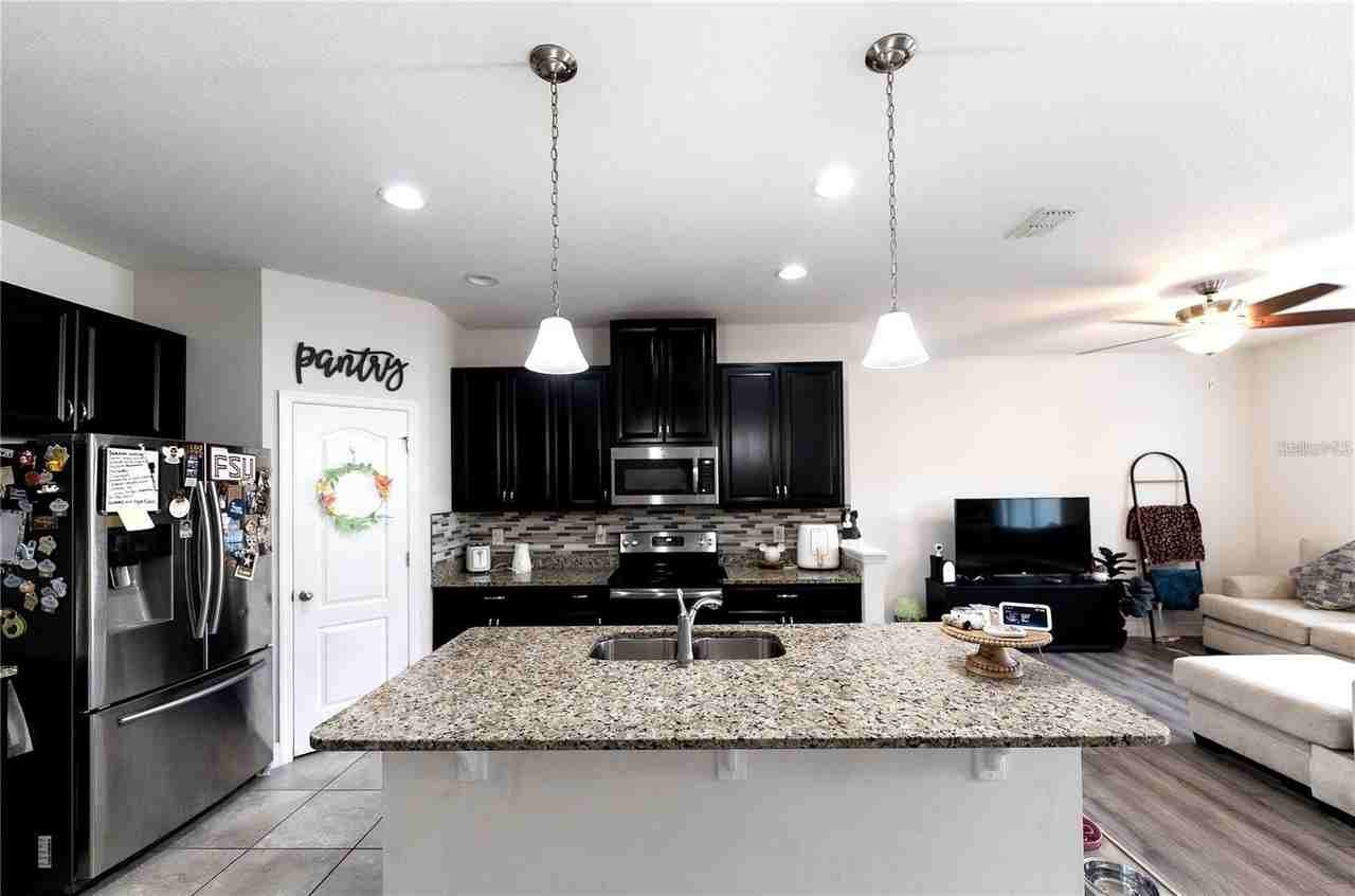 2749 Pleasant Cypress Cir - Photo 3 of 22