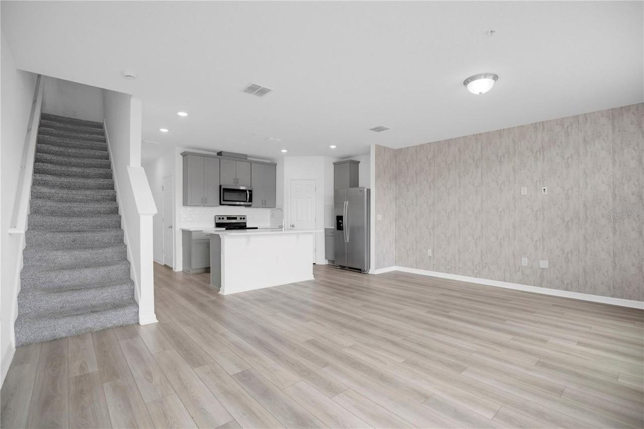 2026 Crape Jasmine Ln - Photo 5 of 34