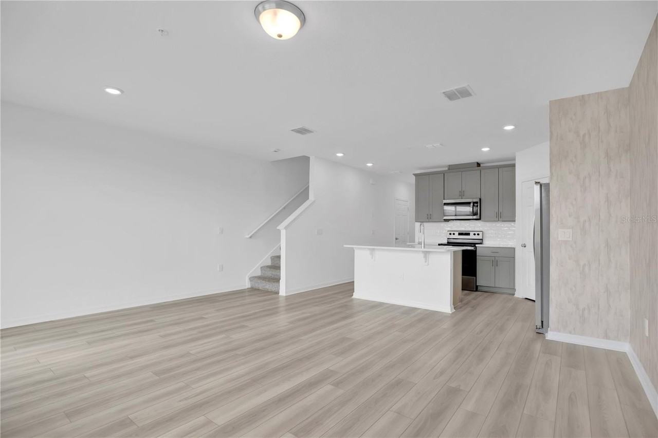 2026 Crape Jasmine Ln - Photo 6 of 34