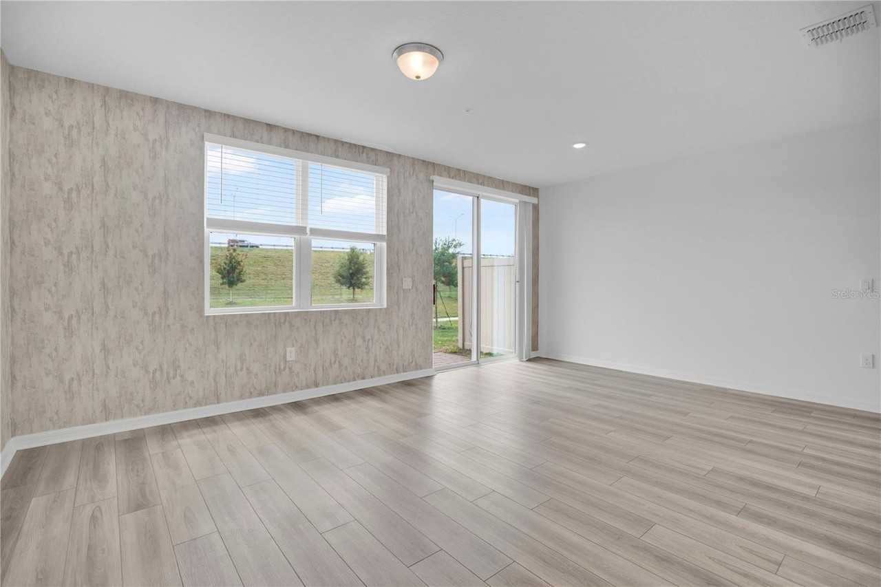 2026 Crape Jasmine Ln - Photo 7 of 34