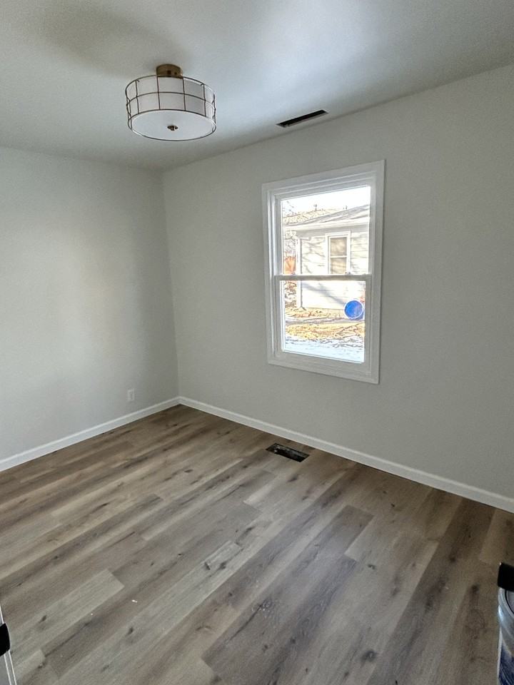 609 N James St #1 - Photo 4 of 8