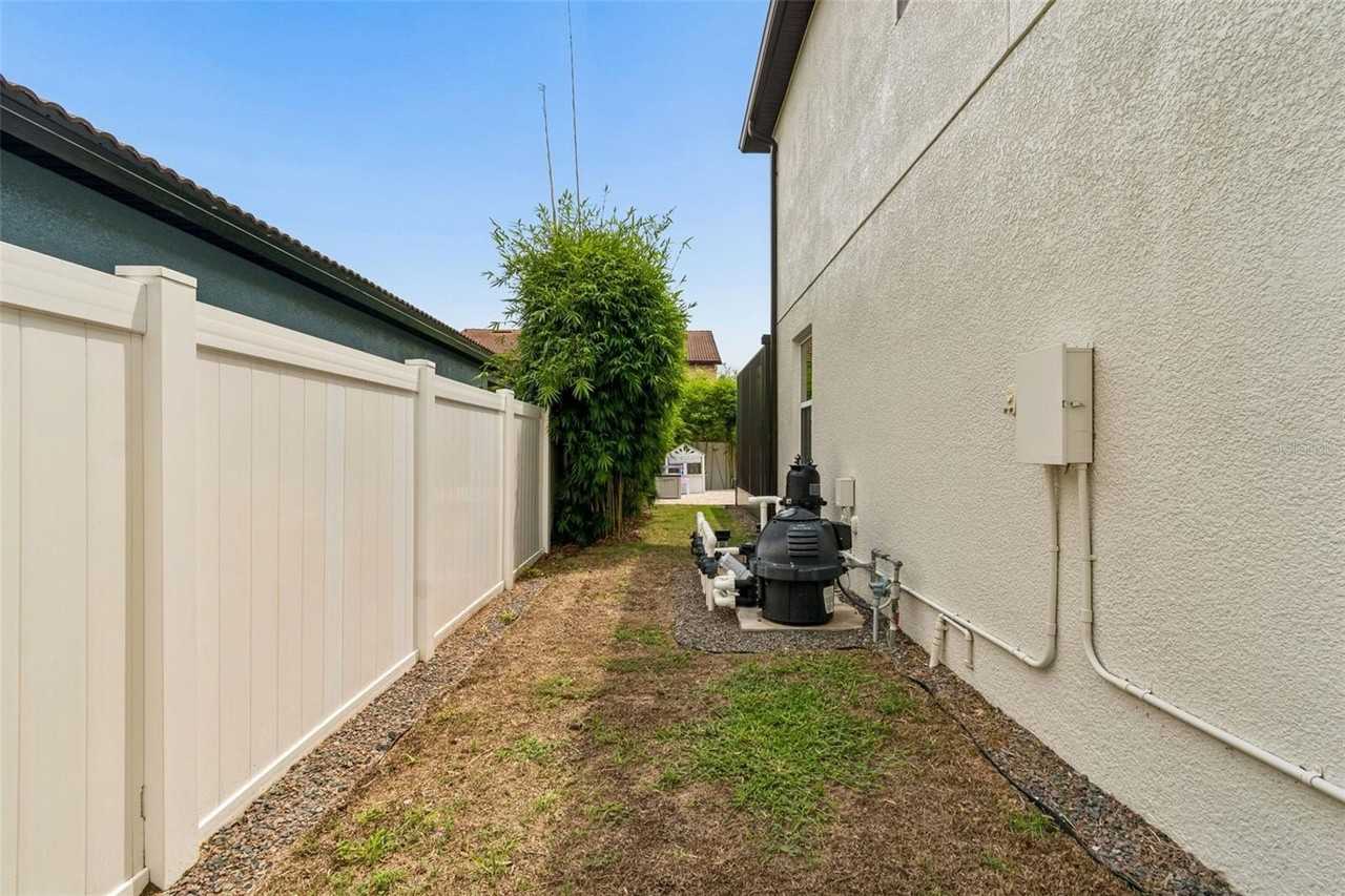 23958 Terracina Ct - Photo 6 of 50