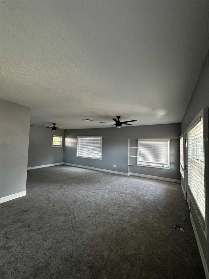 5745 Montana Ave - Photo 4 of 10