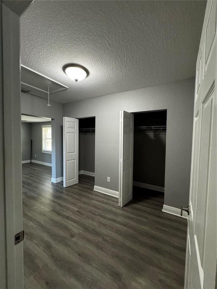5745 Montana Ave - Photo 5 of 10