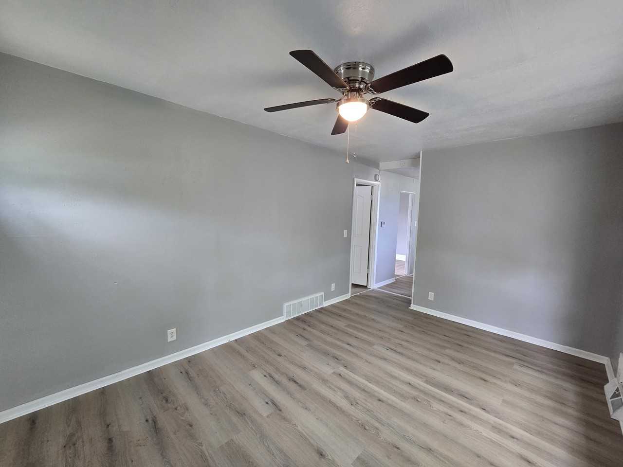 512 Maynard Ave #1 - Photo 3 of 23