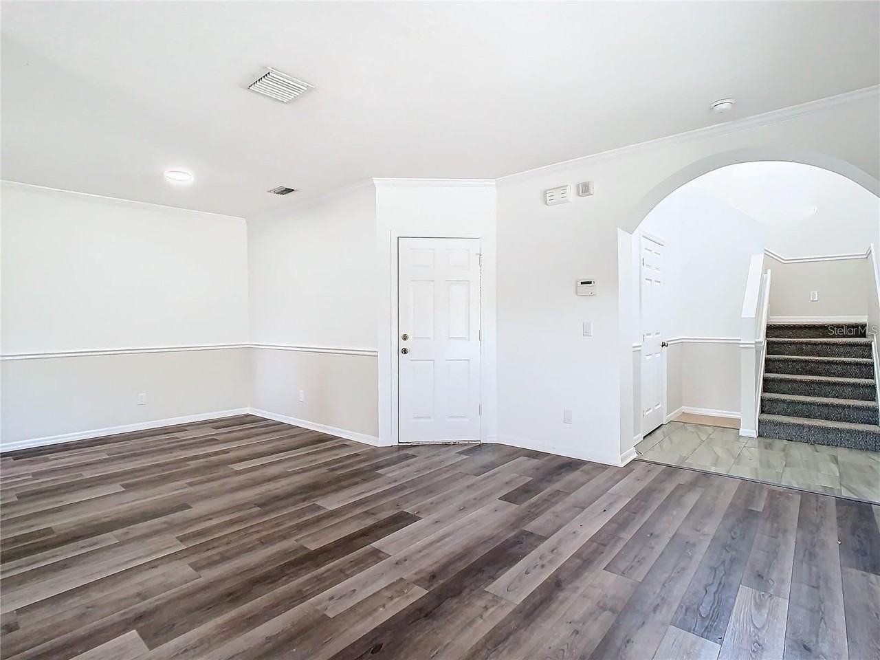1019 Blackwater Dr - Photo 3 of 11