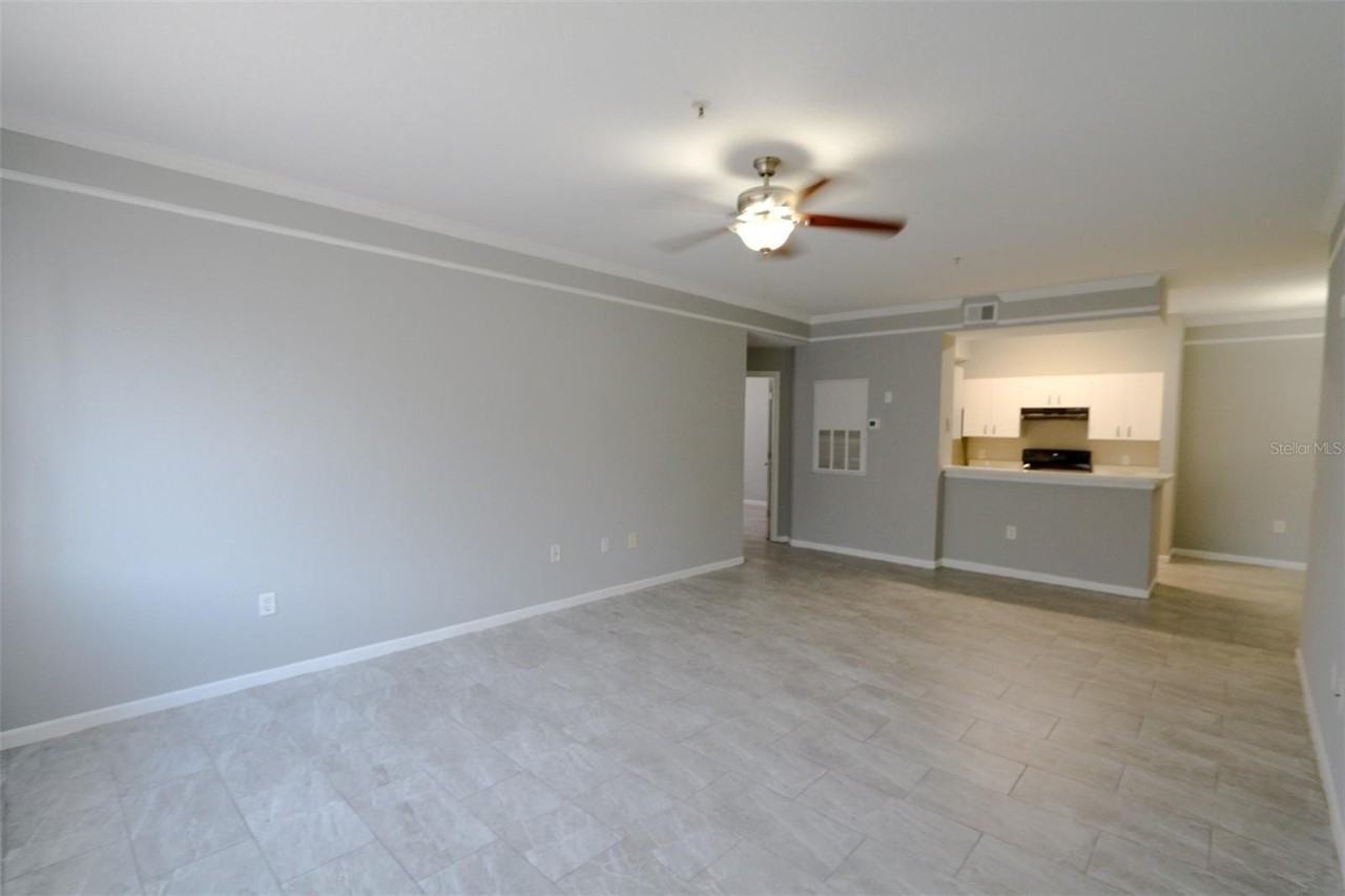 17101 Carrington Park Dr #405 - Photo 3 of 33