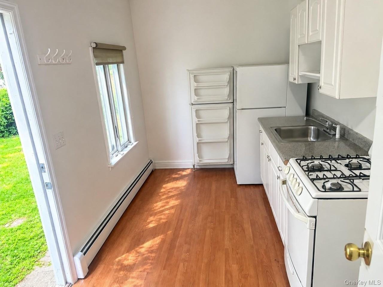 48 Rosemont Ave - Photo 2 of 5