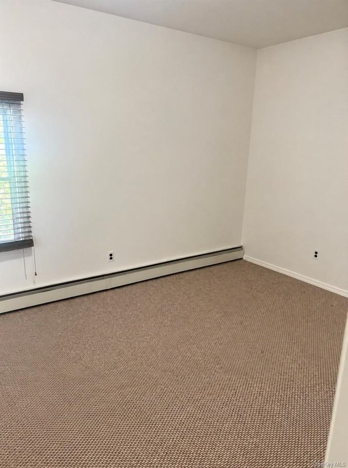 48 Rosemont Ave - Photo 3 of 5
