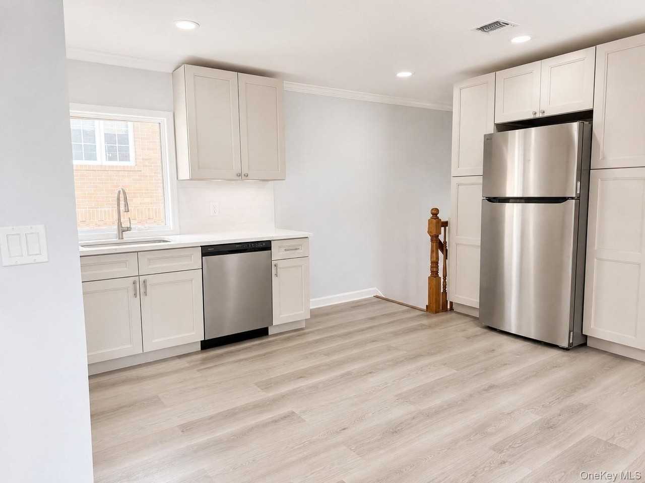 24493 61st Ave - Photo 3 of 9