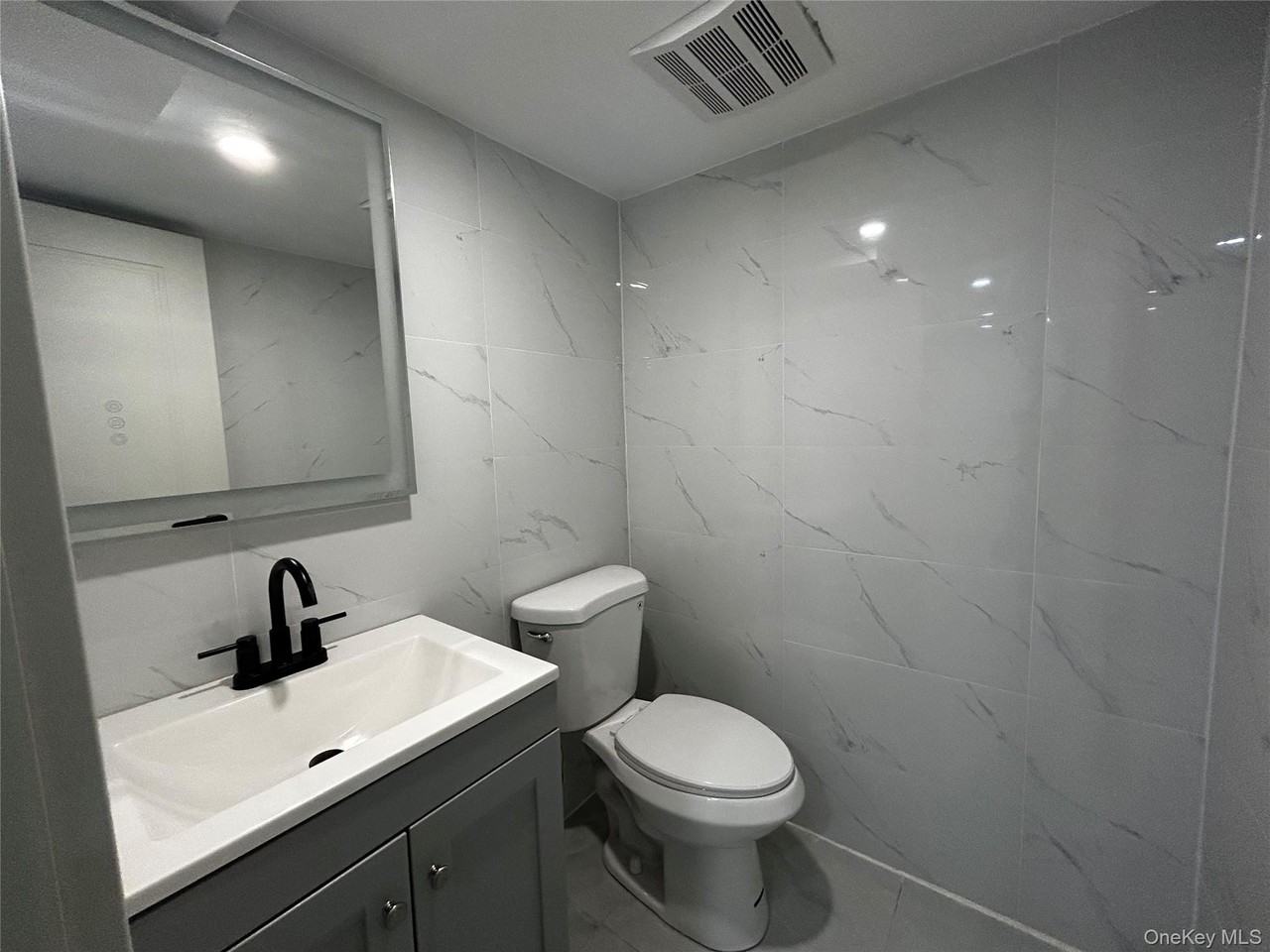 6446 217th St #1stFLBS - Photo 5 of 12