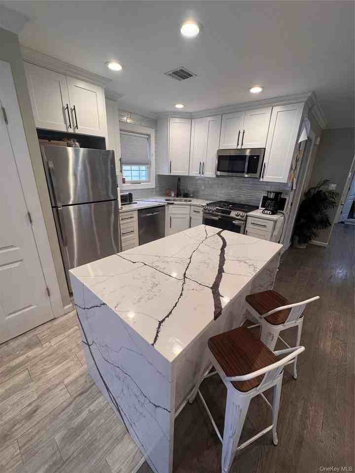 68 Brookline Ave - Photo 3 of 18