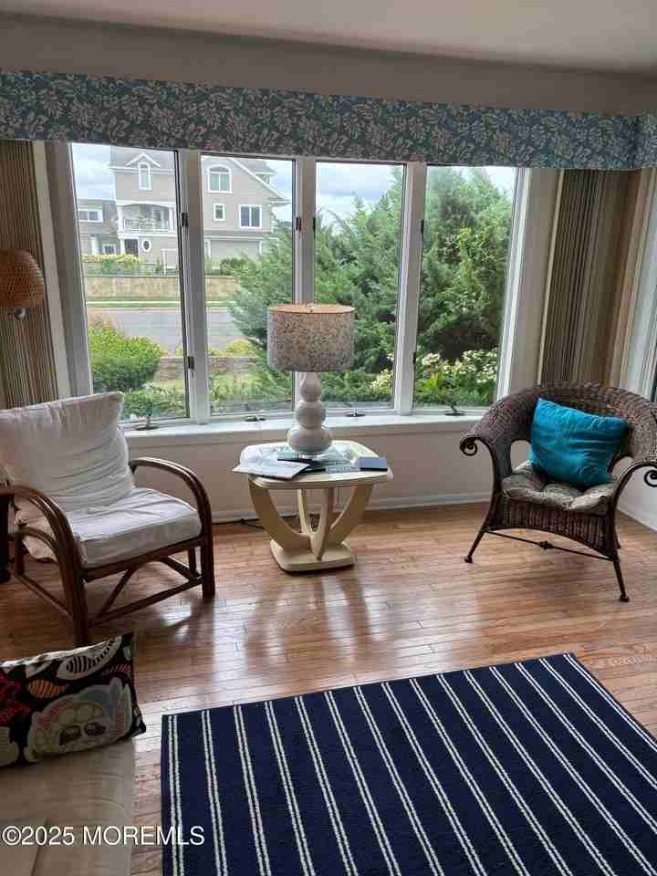 7 Lincoln Ave - Photo 3 of 23