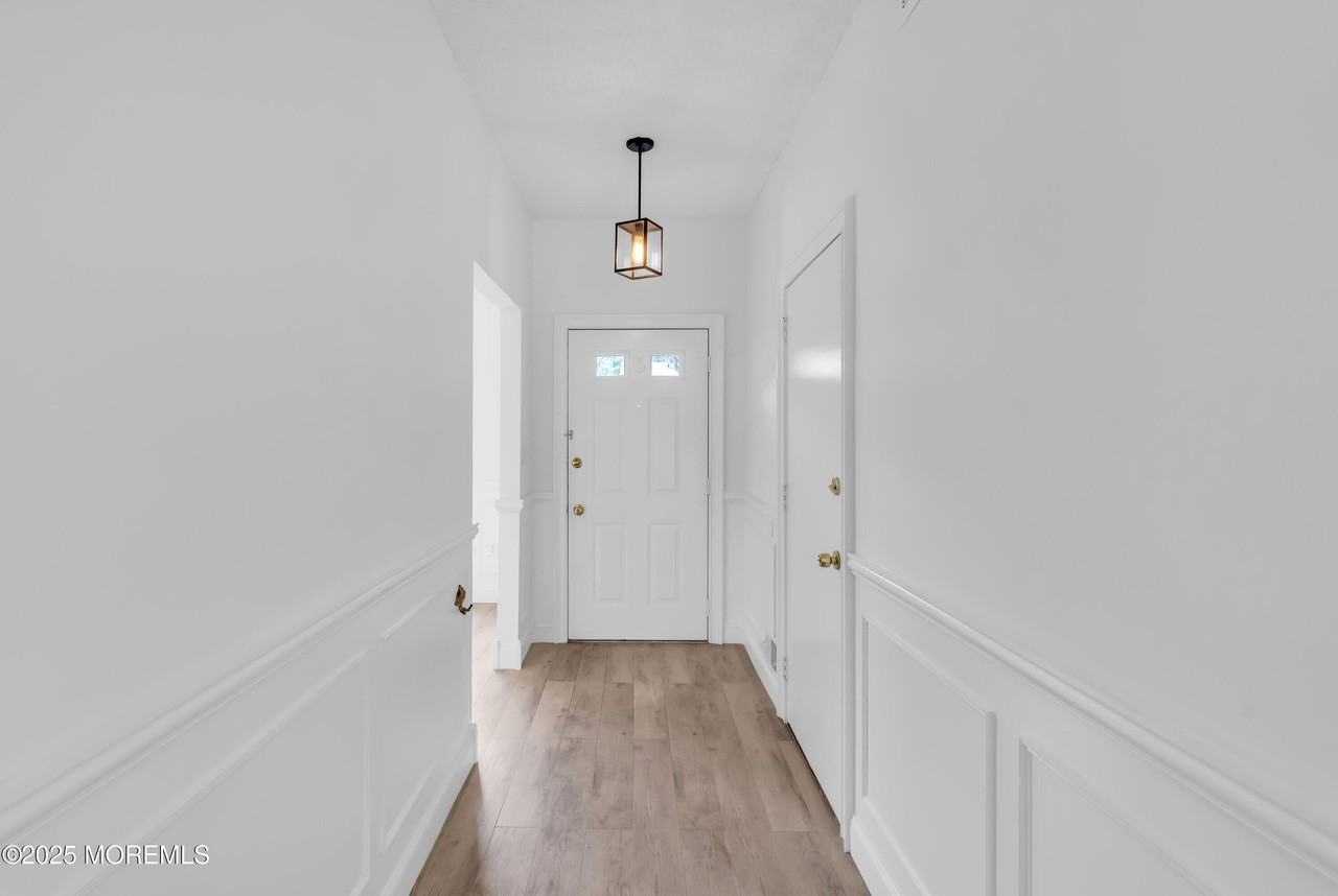 19 Longbrook Ln - Photo 7 of 48