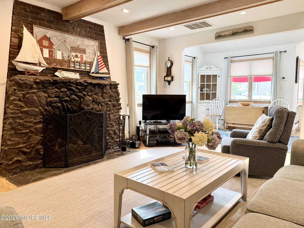 1711 Snyder Ave - Photo 6 of 22