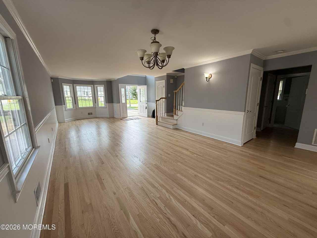 33 Laurel St - Photo 4 of 32