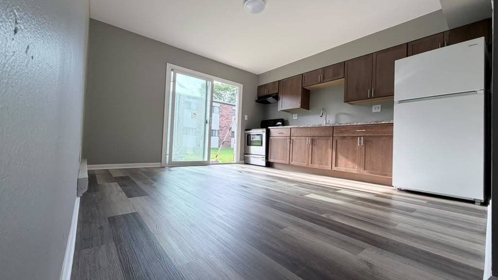 2902 31st St #5 - Photo 3 of 19