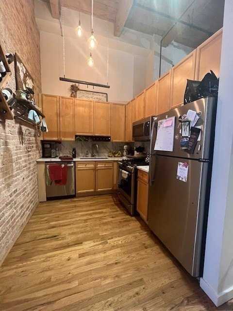 1918 S Michigan Ave #202 - Photo 2 of 7
